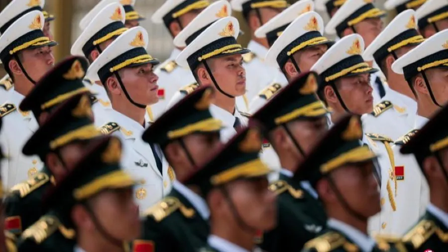 中央軍委印發26條鐵規矩，全面加強軍隊高級幹部教育管理監督的封面圖片