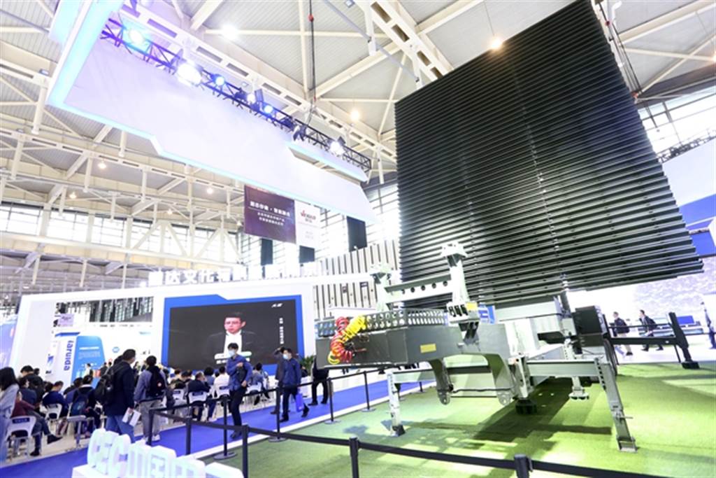 第9屆世界雷達博覽會上，展出了中國大陸研製的多款世界最先進的反隱形雷達。（新華網）