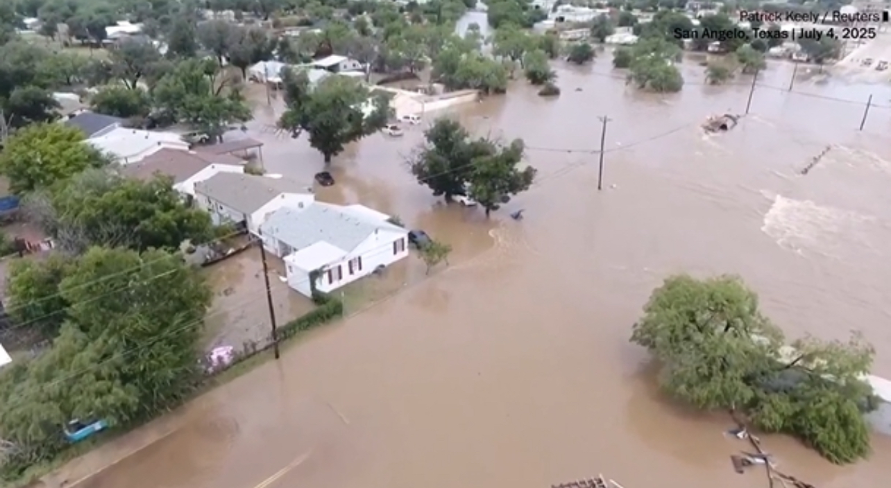 德州洪水淹沒大片民居、道路。（視頻截圖）