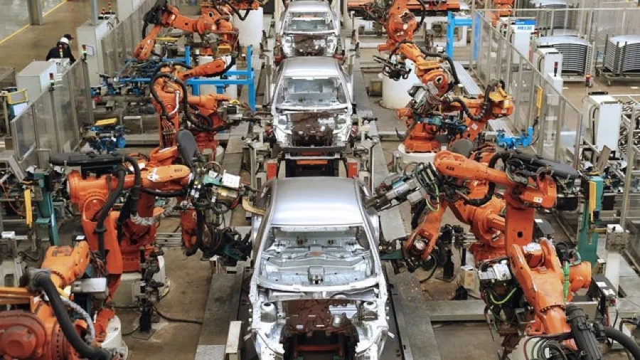 今年1至8月，中國汽車產銷量首次雙超2000萬輛的封面圖片