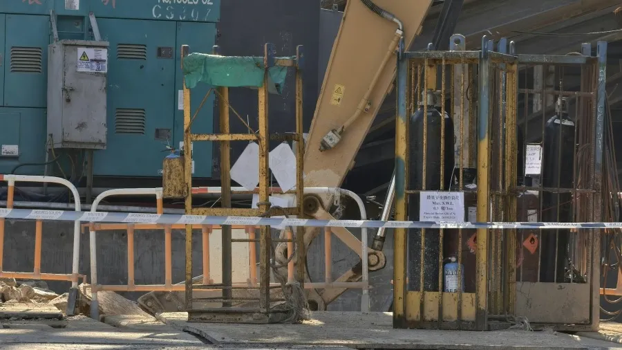 荃灣地盤天秤部件鬆脫釀禍　風煤樽墮下擊中工人1死2傷的封面圖片