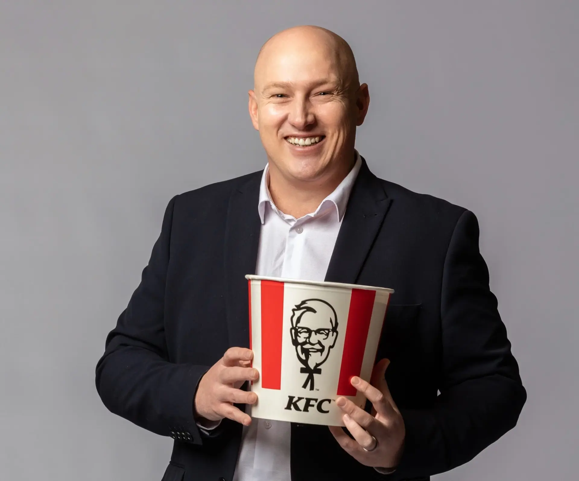 肯德基非洲分公司首席營銷和數位官麥克弗森表示，多年來人們不斷猜測、懇求，競爭對手甚至竭盡全力抄襲，現在決定讓全世界共享這份配方。​(圖：網絡翻攝)