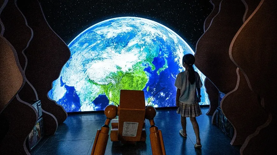 中美軍事爭霸競賽的決勝關鍵，從「地球」打到「太空」的主導權之爭的封面圖片