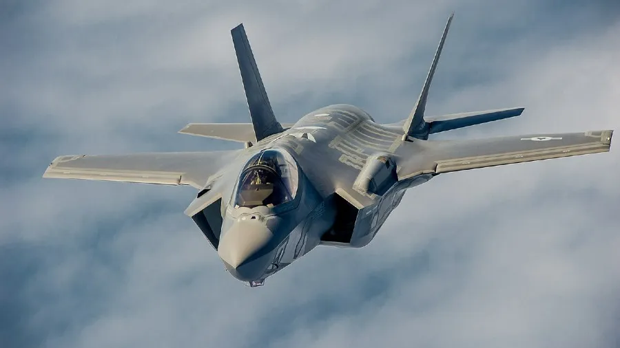加拿大購88架F-35戰機漲價50％的封面圖片