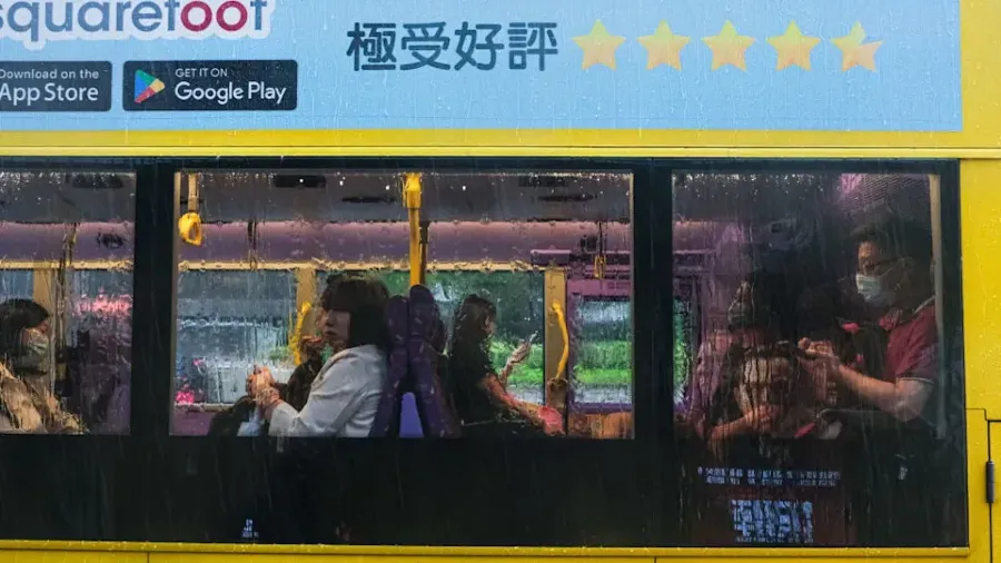 香港巴士強制綁帶法例生效 城巴母企漢思集團面臨2026年業績難題的封面圖片