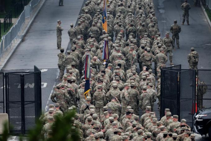 紀念美國陸軍成立250週年閱兵，耗資4000萬美元。