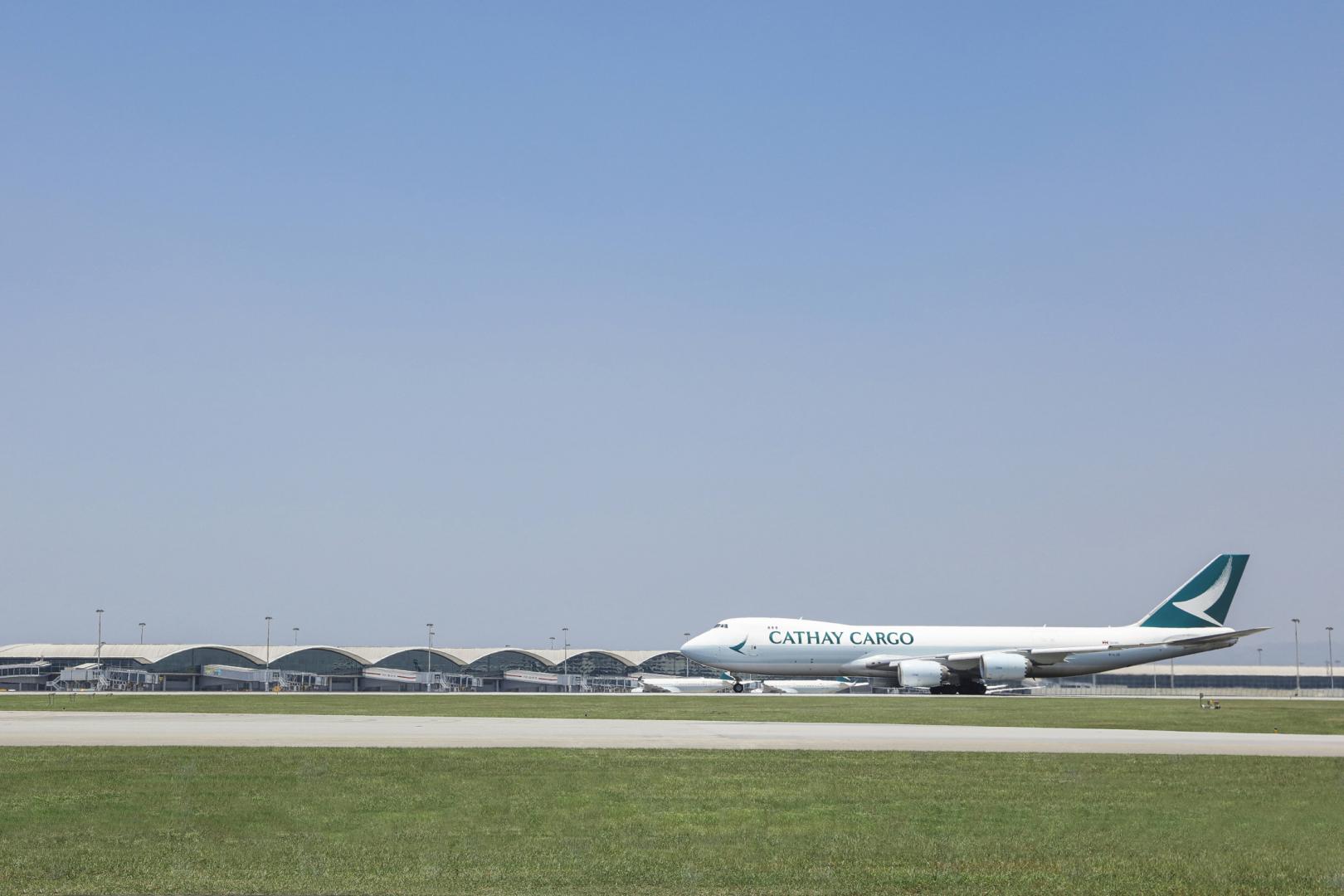 香港國際機場停機坪(國泰官網)