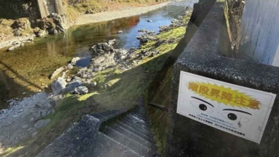 《神隱少女》場景照進現實？日本「終極恐怖樓梯」憑垂直設計轟動社群！的封面圖片