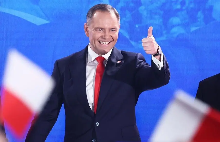 波蘭總統卡羅爾·納夫羅茨基(新華社資料圖片)