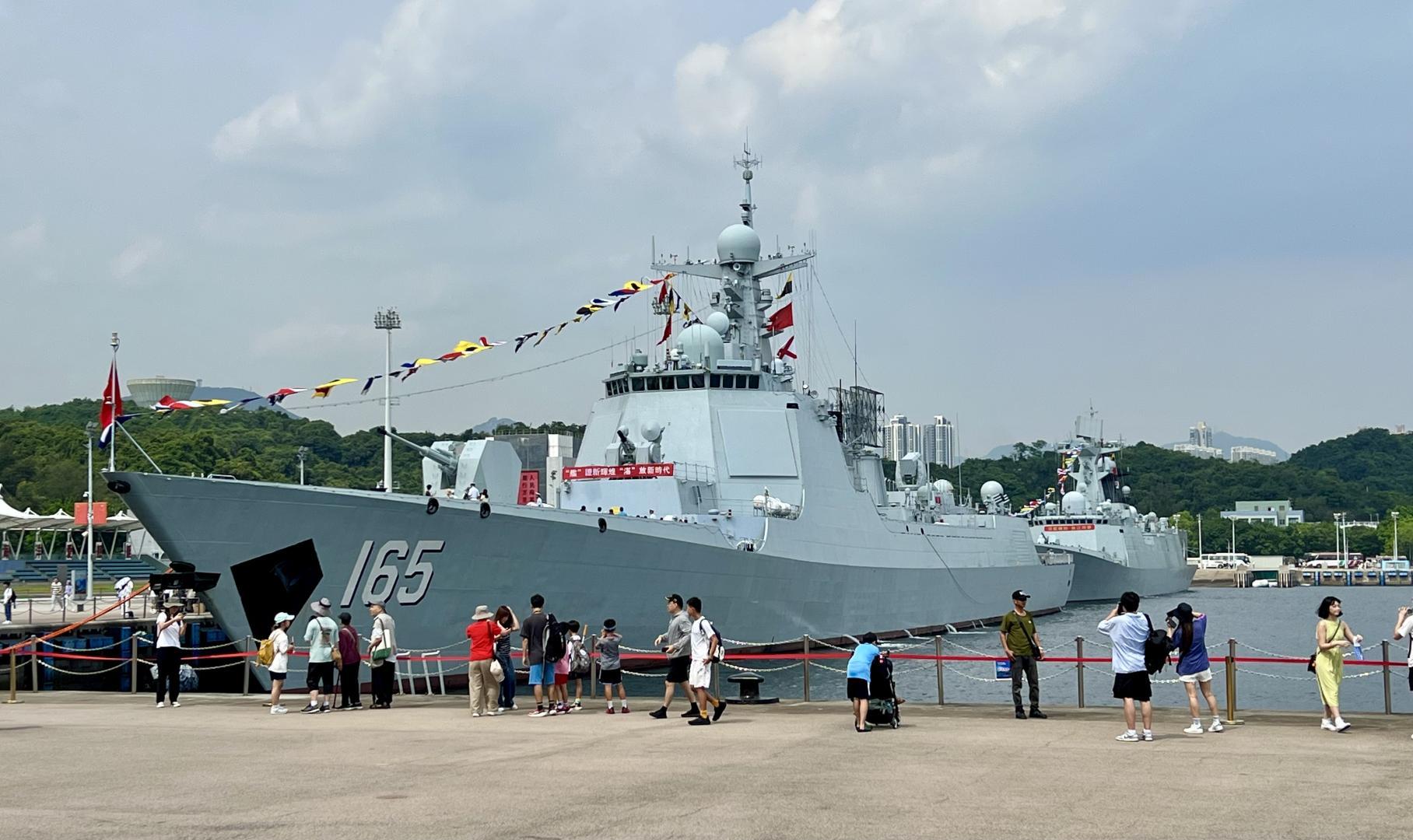 「湛江」號導彈驅逐艦（舷號165）簡稱「湛江」艦。(圖:陳杰)