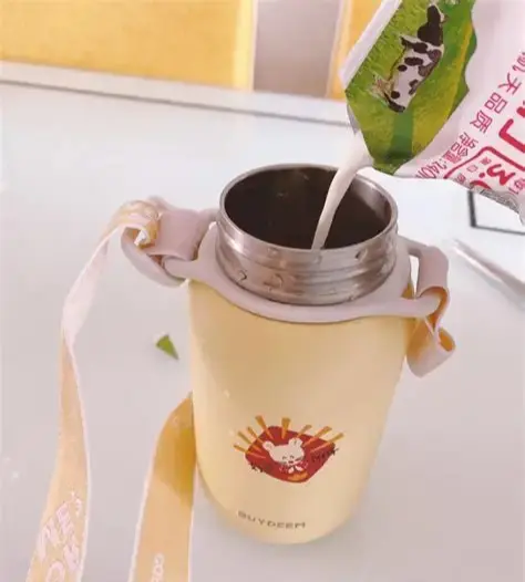 為什麼熱牛奶不能進保溫杯?關鍵就在「溫度」和「細菌」。(示意圖來源:網絡)