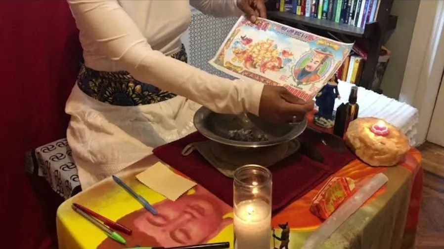 驚！中國冥幣變身海外暢銷品，價格翻十倍還被當成「靈驗符咒」！的封面圖片
