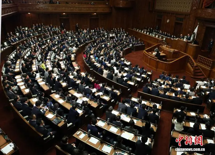 日本最大在野黨立憲民主黨黨首野田佳彥與公明黨黨首齊藤鐵夫當日在國會舉行會談，就聯合組建新黨達成一致，旨在於即將舉行的眾議院選舉中聯手對抗日本首相高市早苗領導的執政黨陣營。(中新網)