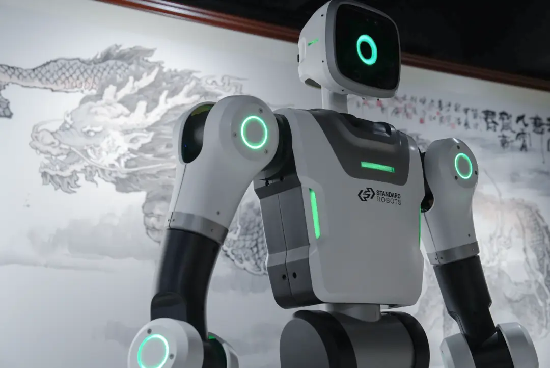 工業智能移動機器人領域再添上市新動態。據港交所1月4日披露，斯坦德機器人(無錫)股份有限公司正式遞交主板上市申請，中信證券、國泰君安國際擔任聯席保薦人，這是該公司繼2025年6月首次遞表後的再度申請。(圖片：斯坦德機器人官網)