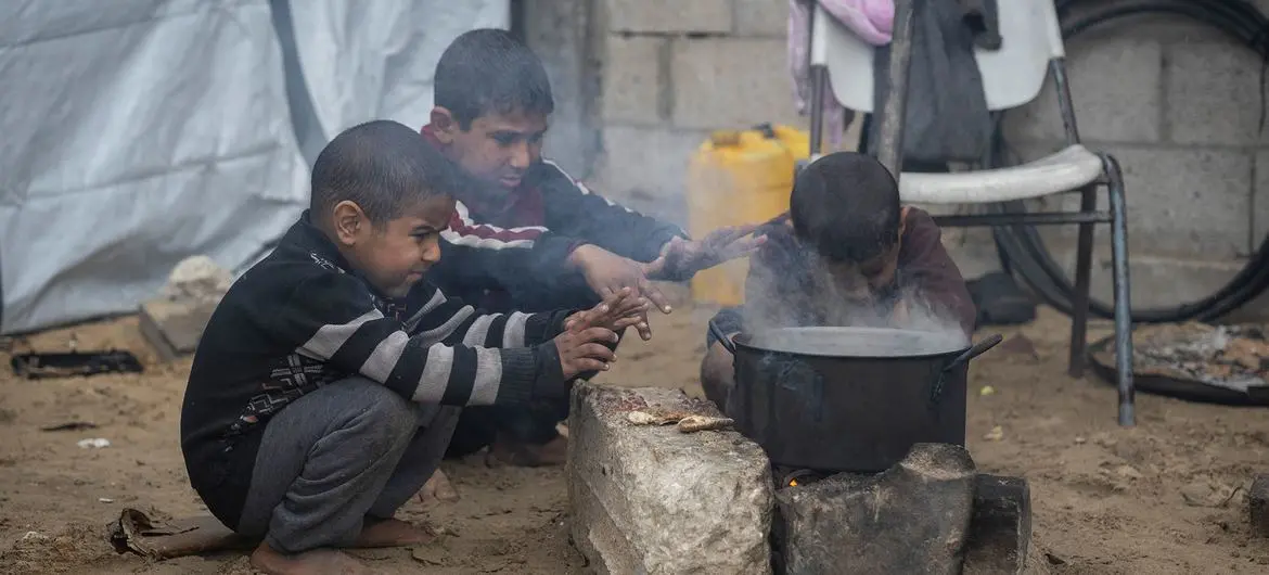 2025年2月，加沙流離失所的巴勒斯坦兒童。世界衛生組織 