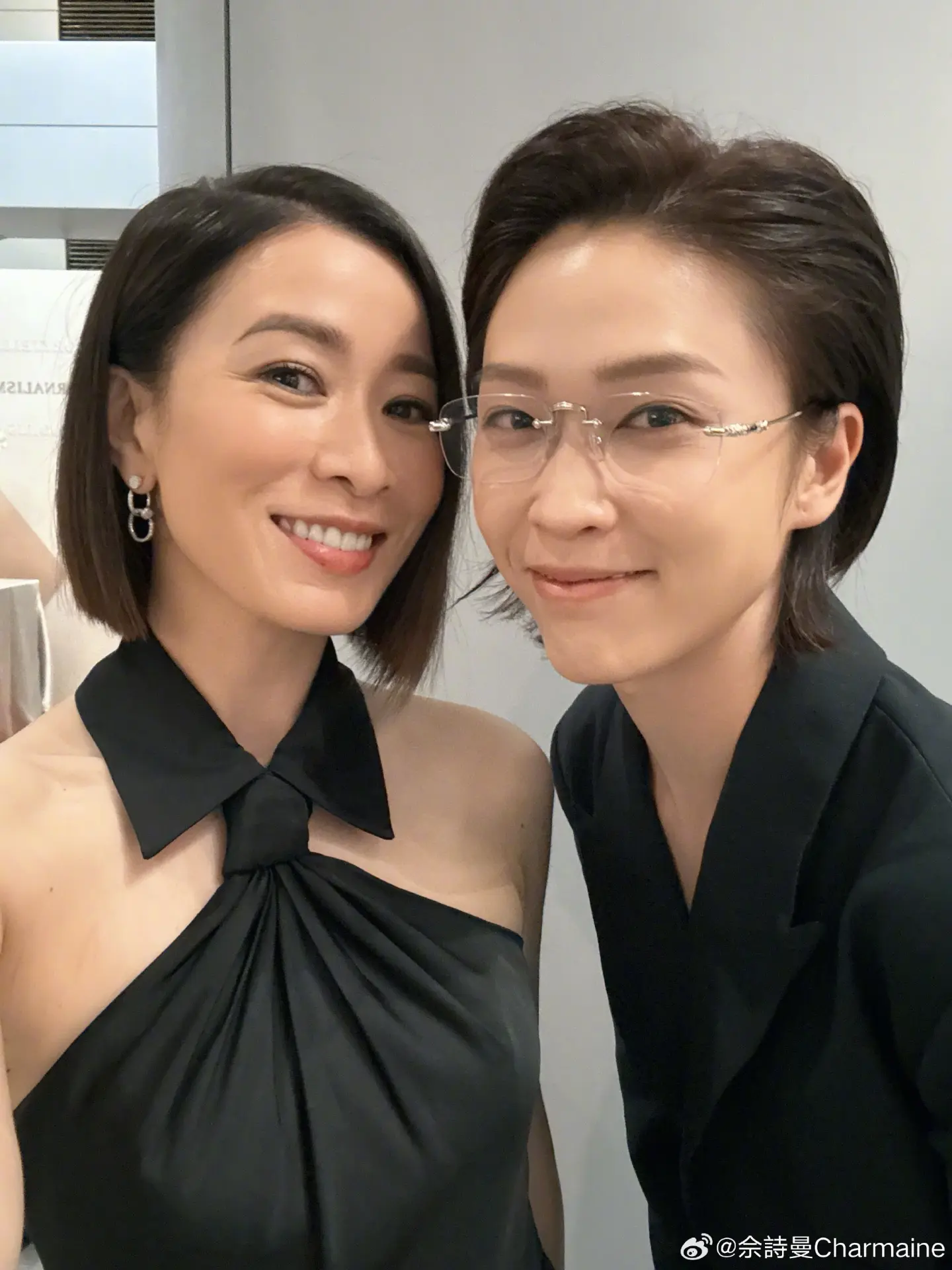 實力派演員蔣祖曼飾演的霸氣企業家白書昀（Diana）正式登場，以「女版 Ironman」的強大人設與中性魅力，不僅為劇情注入強勁新動能，更與佘詩曼飾演的「Man 姐」文慧心碰撞出驚人化學反應，掀起全網追更熱潮。(圖：佘詩曼Charmaine@微博)