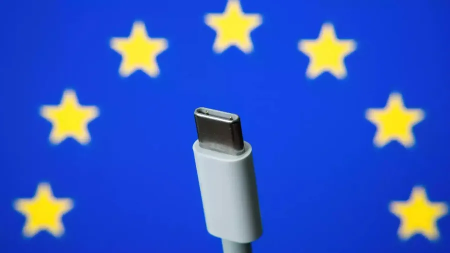 歐盟強制統一充電器標準：2028 年USB-C新規來了！哪些充電器要換？省錢與環保亮點解析的封面圖片