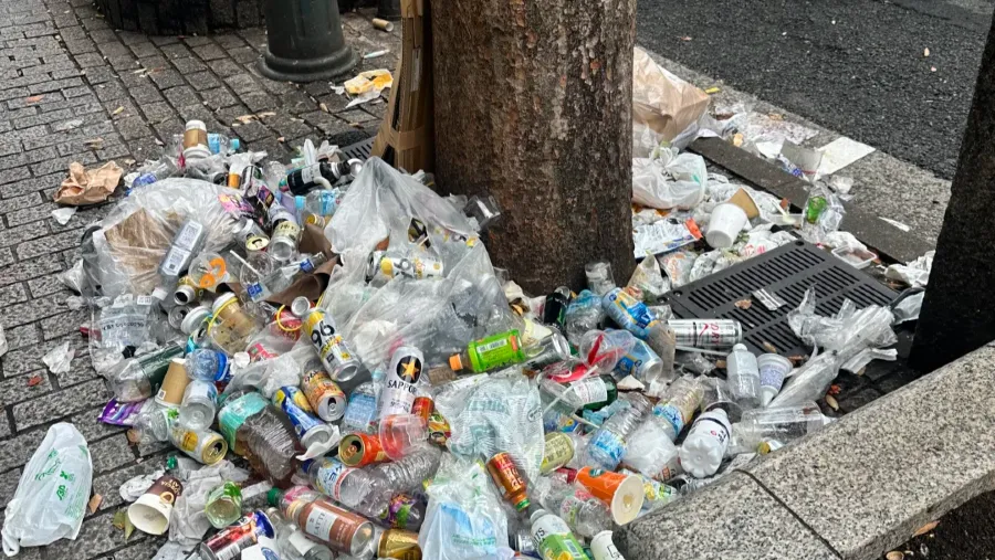 暴增7倍垃圾淹沒澀谷！不設垃圾桶最高罰5萬，店家慘淪垃圾處理員？的封面圖片