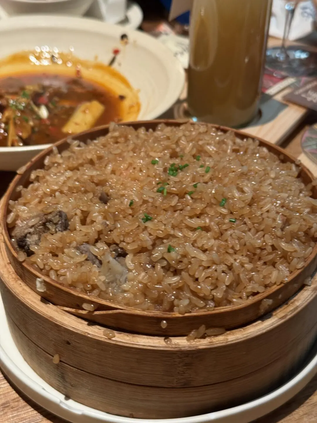 胡恰・景德江西菜（羅湖萬象城店），這家簡直是被低估的寶藏。環境與味道雙在線，性價比還超高，吃過一次就想囤上十張代金券。（來源：小紅書）