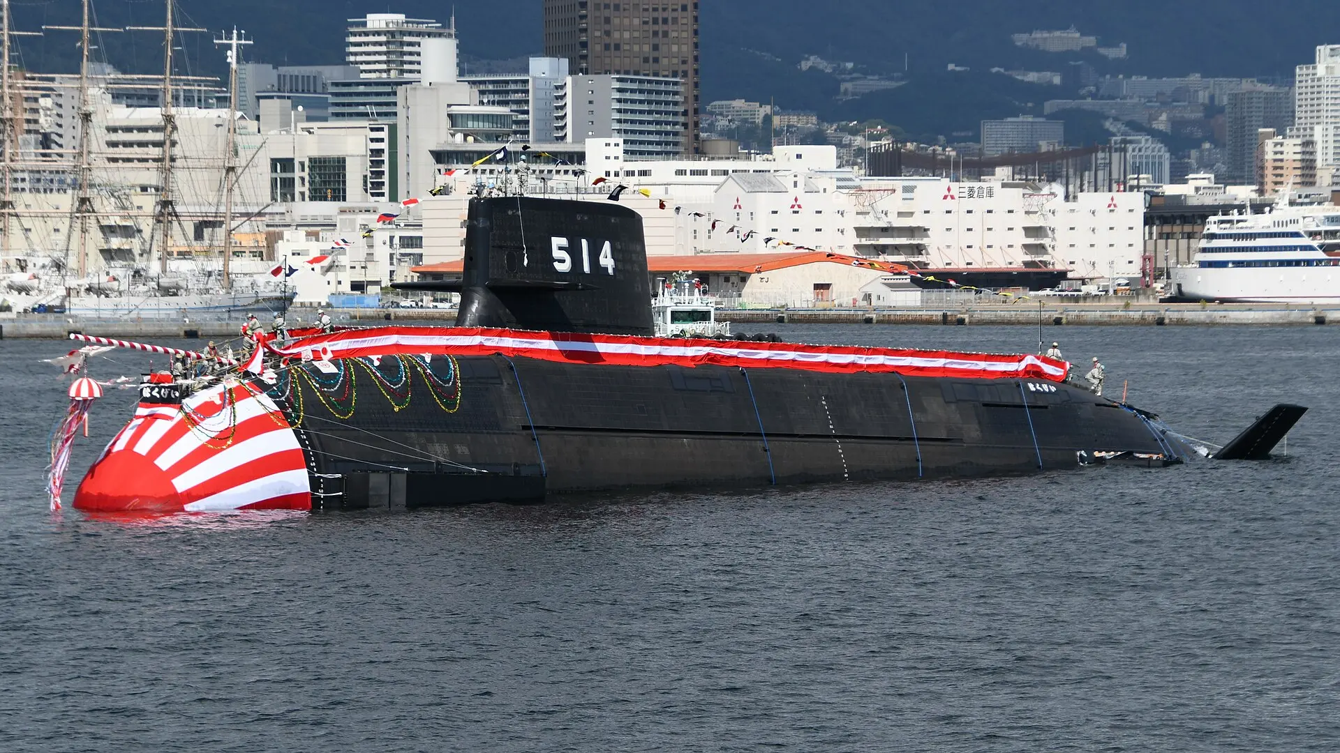 2021年10月14日大鯨級二號艦白鯨號潛艇（SS-514）下水。