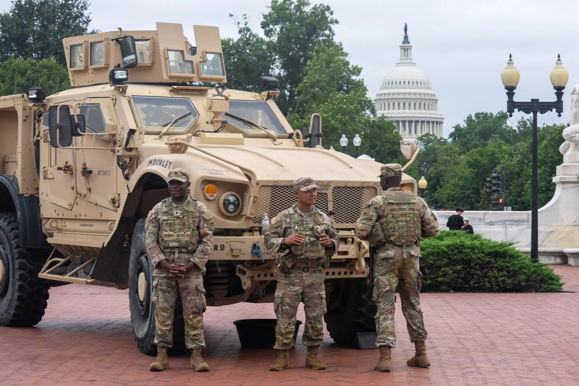 對照一下國際上的軍費數據就能看出問題：美國的軍費佔GDP比例大約是3.4%，是因為美國是世界警察，軍費才這麼高。中國僅維持在1.3%到1.5%，日本就算提升後也才達到2%。(圖：新華社)