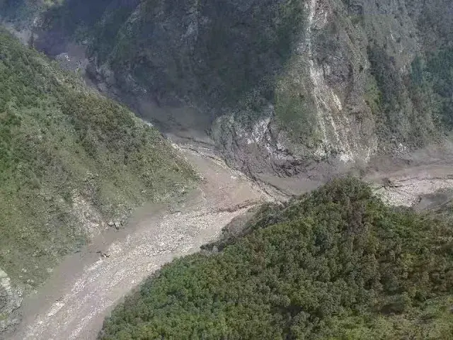 西藏日喀則市吉隆縣泥石流現場空拍。（圖／新華社）