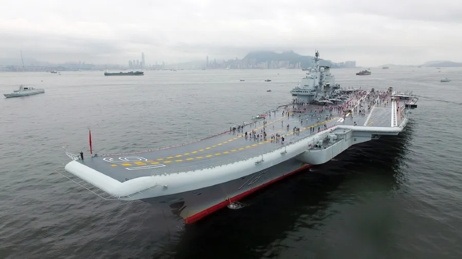 日本海上自衛隊拍攝遼寧艦艦隊畫面公開 沖之鳥島西南 800 公里解放軍 5 艘軍艦活動細節的封面圖片