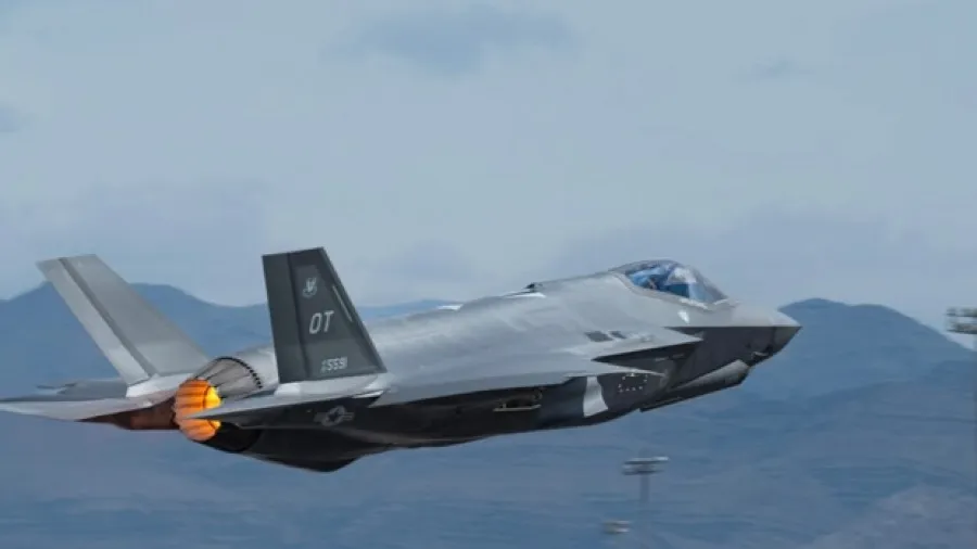 圖維持空中軍力優勢 美軍狂訂296架F-35匿蹤戰機的封面圖片