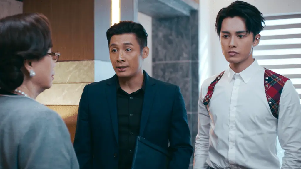 劇集播出後，何廣沛的演出獲網民有讚無彈，不僅被稱讚顏值超出預期、擁有無敵童顏，37 歲仍保養得宜，其突破正氣形象的渣男演出，更被網民大讚「演得很真實，就是偶像渣男的樣子」。 (圖：《非常檢控觀》)