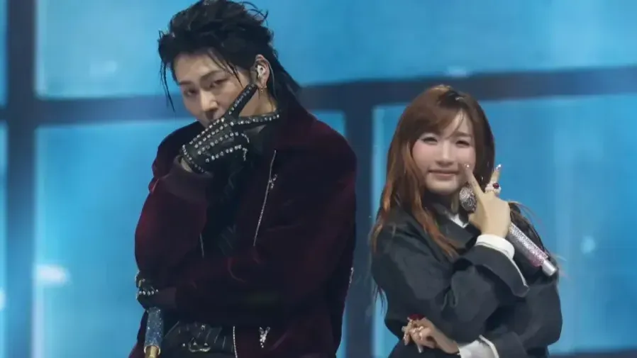 2025 MMA最狂驚喜！ZICO合體YOASOBI ikura現身舞台 流利韓文嗨唱嚇瘋全場的封面圖片