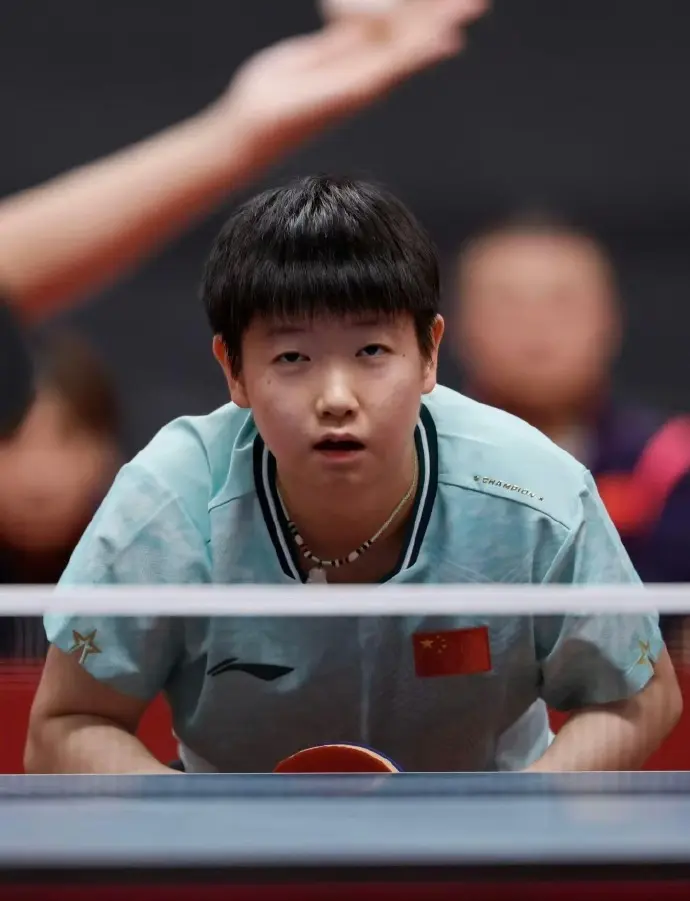 WTT中國大滿貫女單第二輪，世界第一孫穎莎1比3爆冷不敵泰國選手帕拉南，止步32強。她賽後表示賽前發燒、亞運賽程消耗巨大，仍將參加WTT蒙彼利埃冠軍賽，呼籲球迷不必過度擔心。（來源：新浪微博）