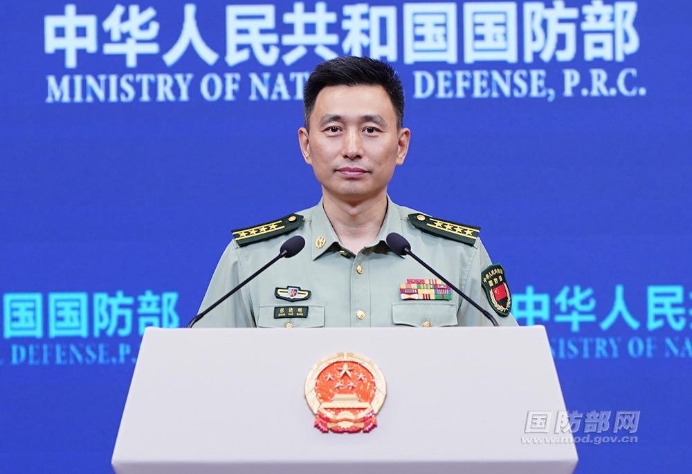 7月30日下午，國防部新聞發言人張曉剛大校發佈消息，中俄兩國海軍將於8月位俄符拉迪沃斯托克附近海空域舉行「海上聯合-2025」聯合演習。（新華社）