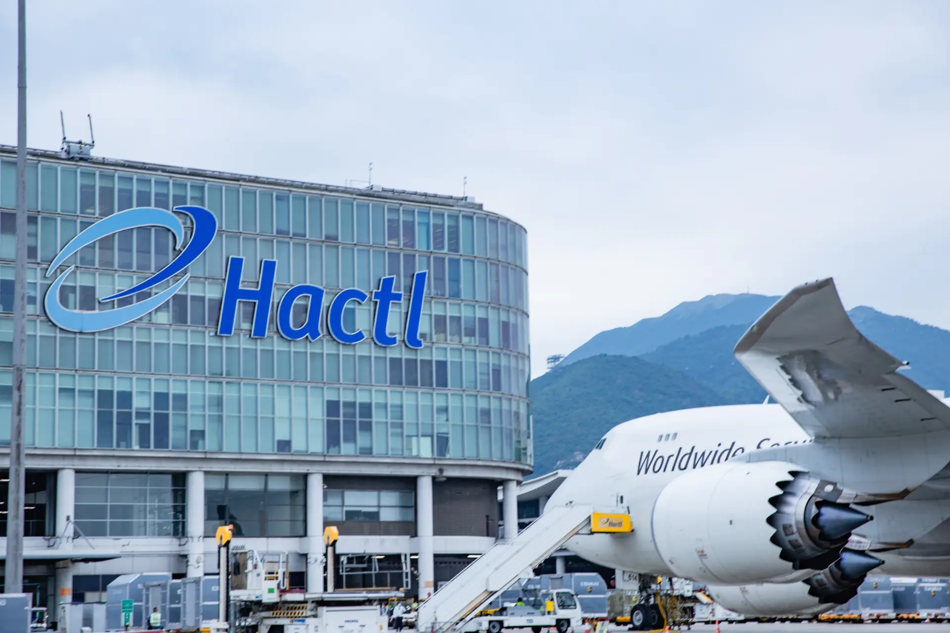 在環境可持續方面，Hactl積極推行減少碳排放、資源循環利用和能源高效使用等舉措。 這些努力與全球航空業對可持續發展的追求高度一致，為行業樹立了標竿。(圖：Hactl@FB)