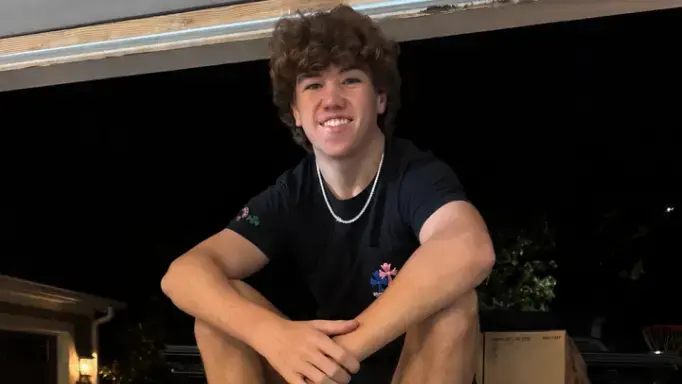 美國16歲高中生伊森亞歷山大（Ethan Alexander）以500美元遺產創業，透過AI工具輔助選品、管理庫存，在亞馬遜（Amazon）轉售商品，一年創下15萬美元銷售額，單日最高利潤達2000美元。（來源：Entrepreneur）