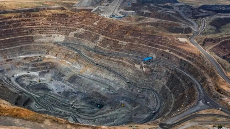 中國科研團隊發現新稀土礦物「釹黃河礦」的封面圖片