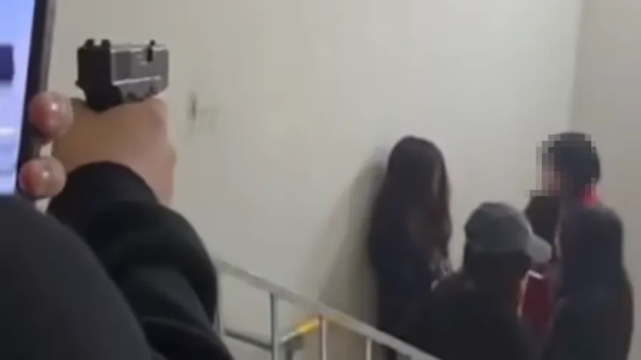 粉嶺皇后山童黨欺凌案 少女遭多次掌摑兼氣槍指嚇 警拘 14 歲女子的封面圖片