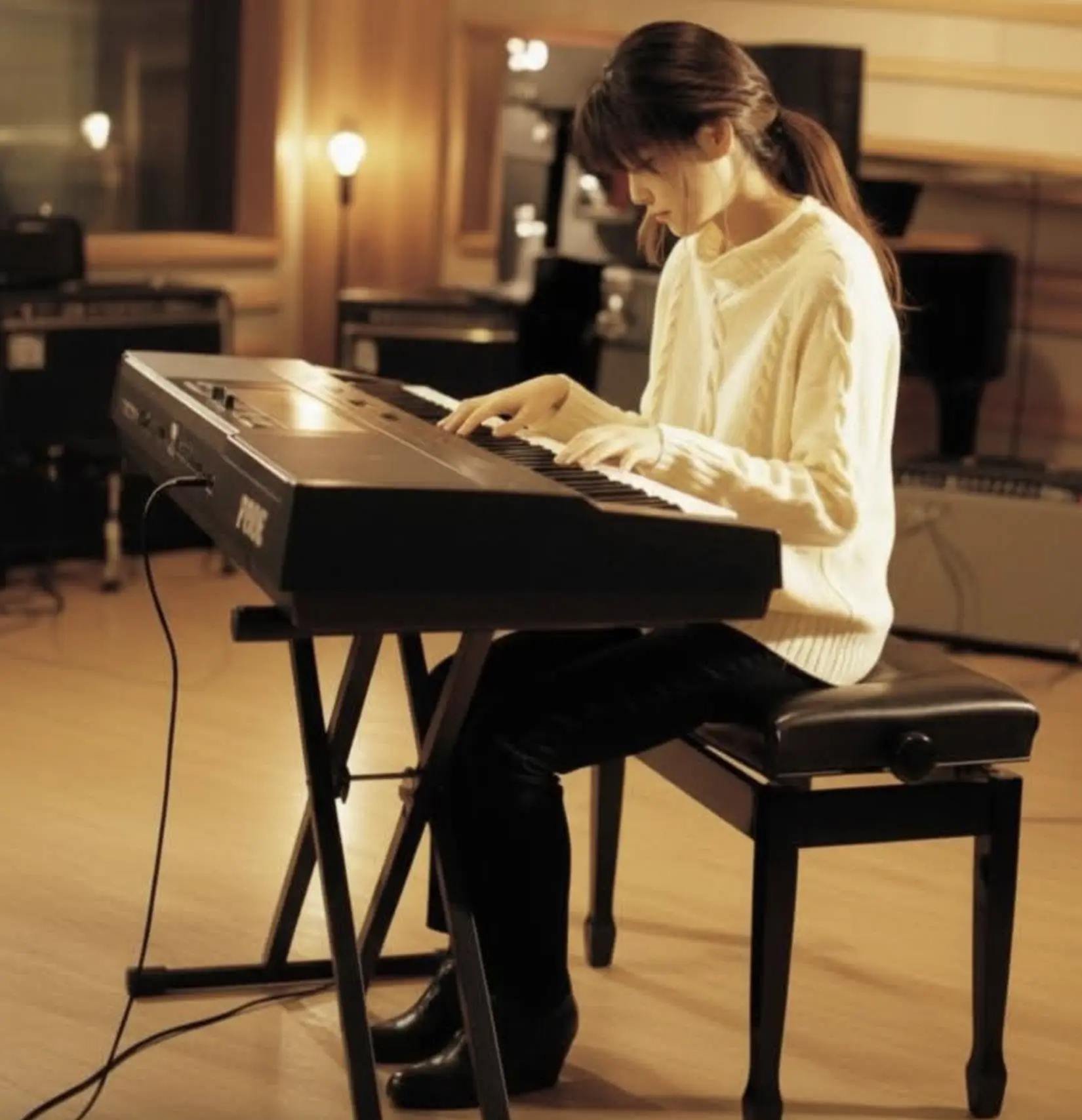 此外，因坂井泉水來自神奈川，且擁有青春純美的盛世美顏，網路盛傳她是《灌籃高手》中赤木晴子的原型，雖作者井上雄彥未正式證實，卻也足以看出大眾對她外貌與氣質的認同。(圖：網絡截圖)