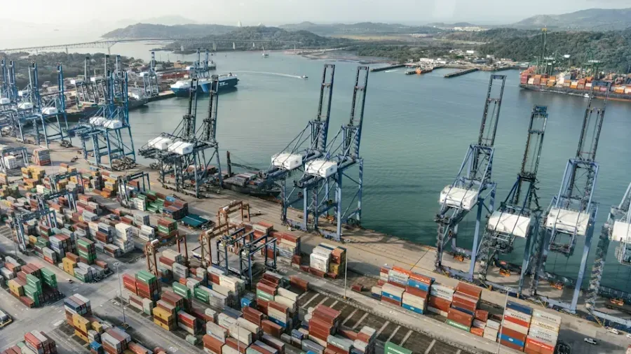 巴拿馬最高法院裁定長和兩港口合同違憲 長和股價大跌的封面圖片