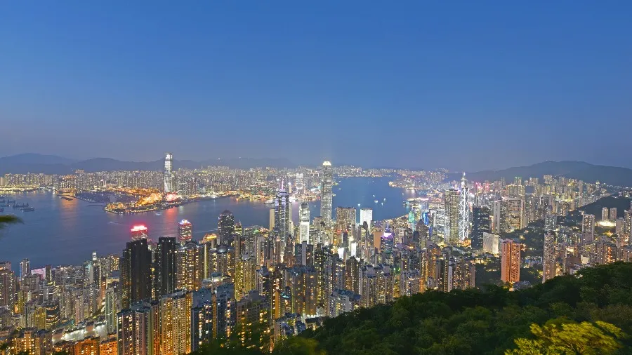 東方之珠再耀光華:香港經濟的韌性與起飛的封面圖片