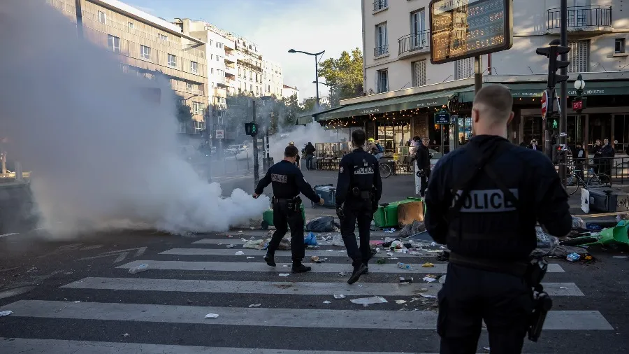 法國新總理上任首日 多地爆發「全面封鎖」運動的封面圖片