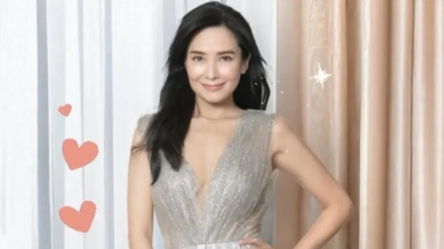 最美港姐郭羨妮被指靚樣崩壞 51歲曬低胸性感照力證顏值重回巔峰 網民大讚女神歸位的封面圖片