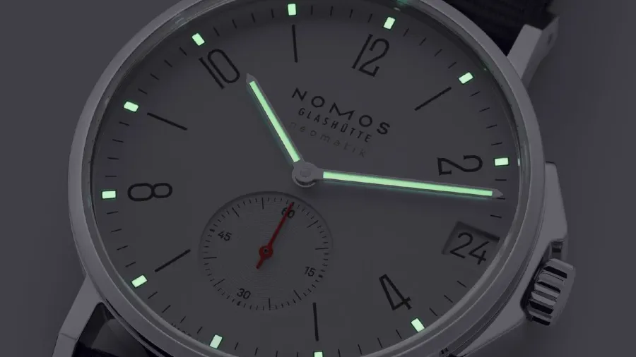 20 氣壓防水 + 包浩斯美學,NOMOS 新款藏着這些巧思的封面圖片