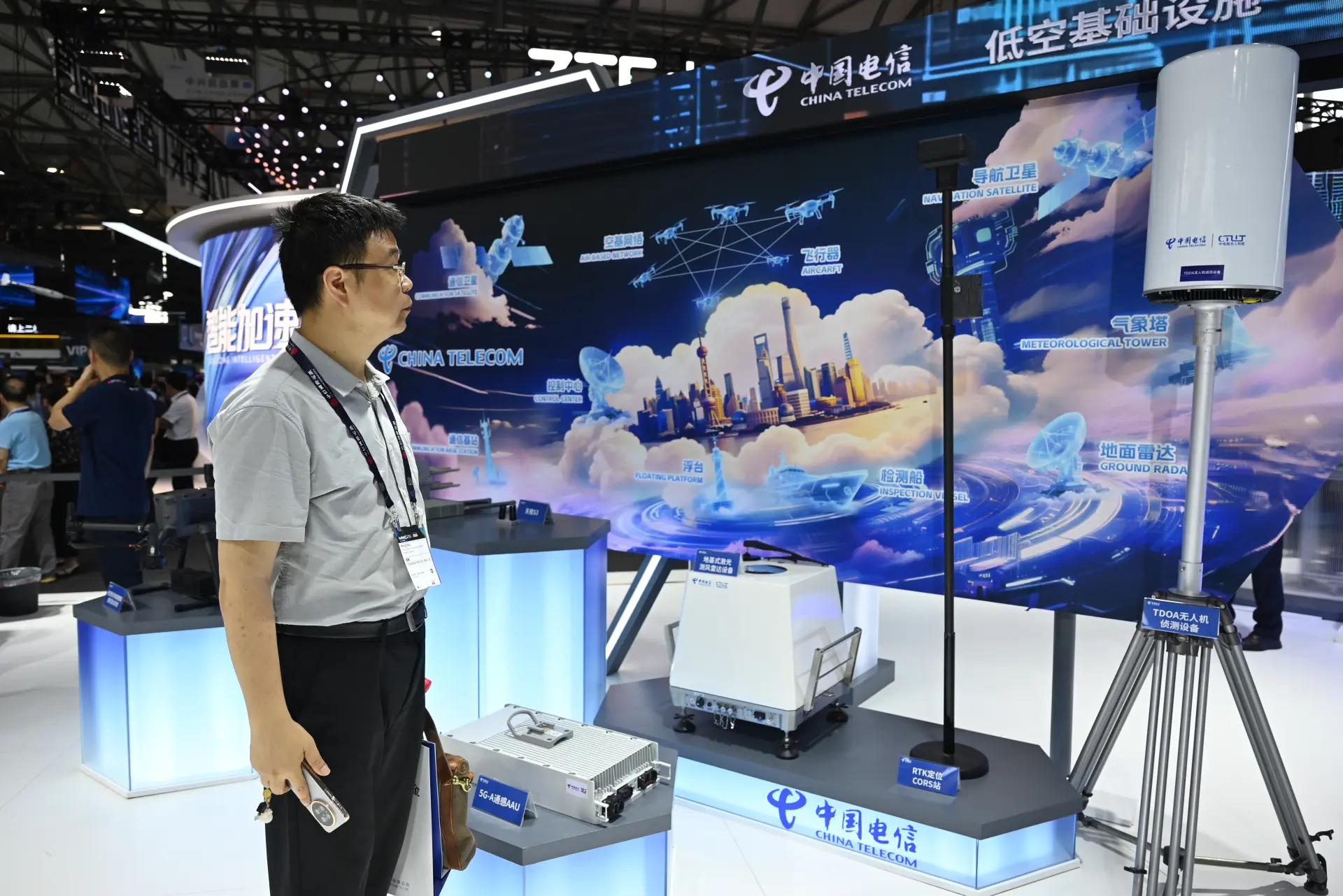 緊接著是 5G、AI、半導體全線追趕。同時是全球發展中國家最大的債權國。還有DeepSeek 的問世、中國 PL-15 導彈在印巴空戰中的戰果，這些都讓美、日、印、澳都不得不重新審視中國科技的實力。(圖：新華社)