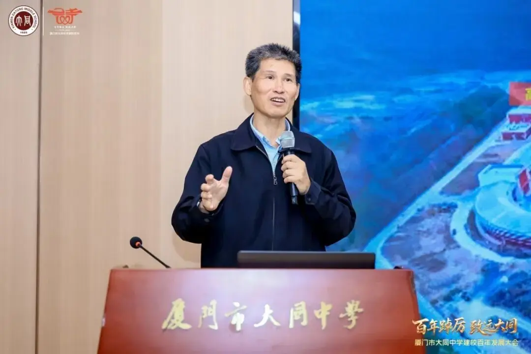 中國科學院院士、大同中學1974年校友詹文龍再回母校，與學弟學妹們共話科技夢。