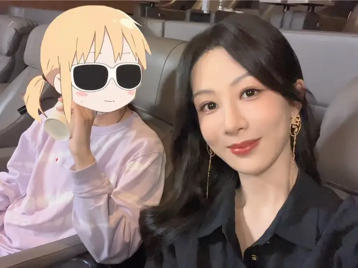 旺仔小喬和多個明星合拍了抖音，但從未露臉。（來源：旺仔小喬 @抖音）