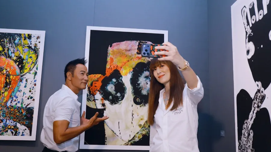 任達華《炫目》畫展開幕　太太琦琦送 1600 呎畫室：想佢成偉大畫家的封面圖片