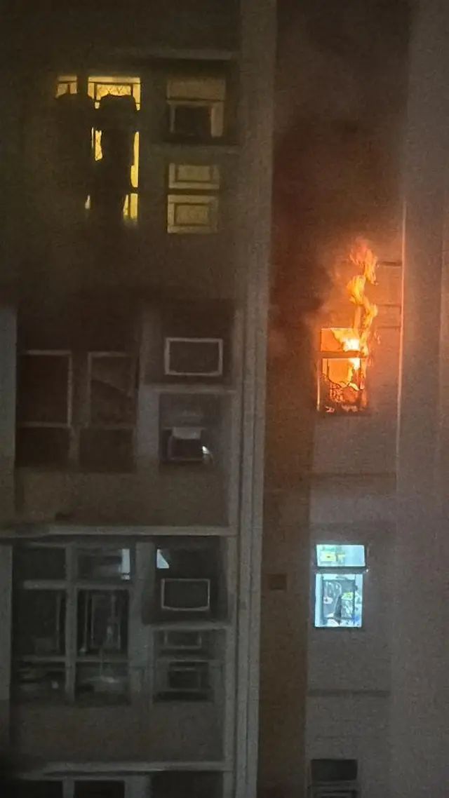 黃大仙慈雲山一住宅發生火警，火勢猛烈。(FB 慈雲山資訊交流)