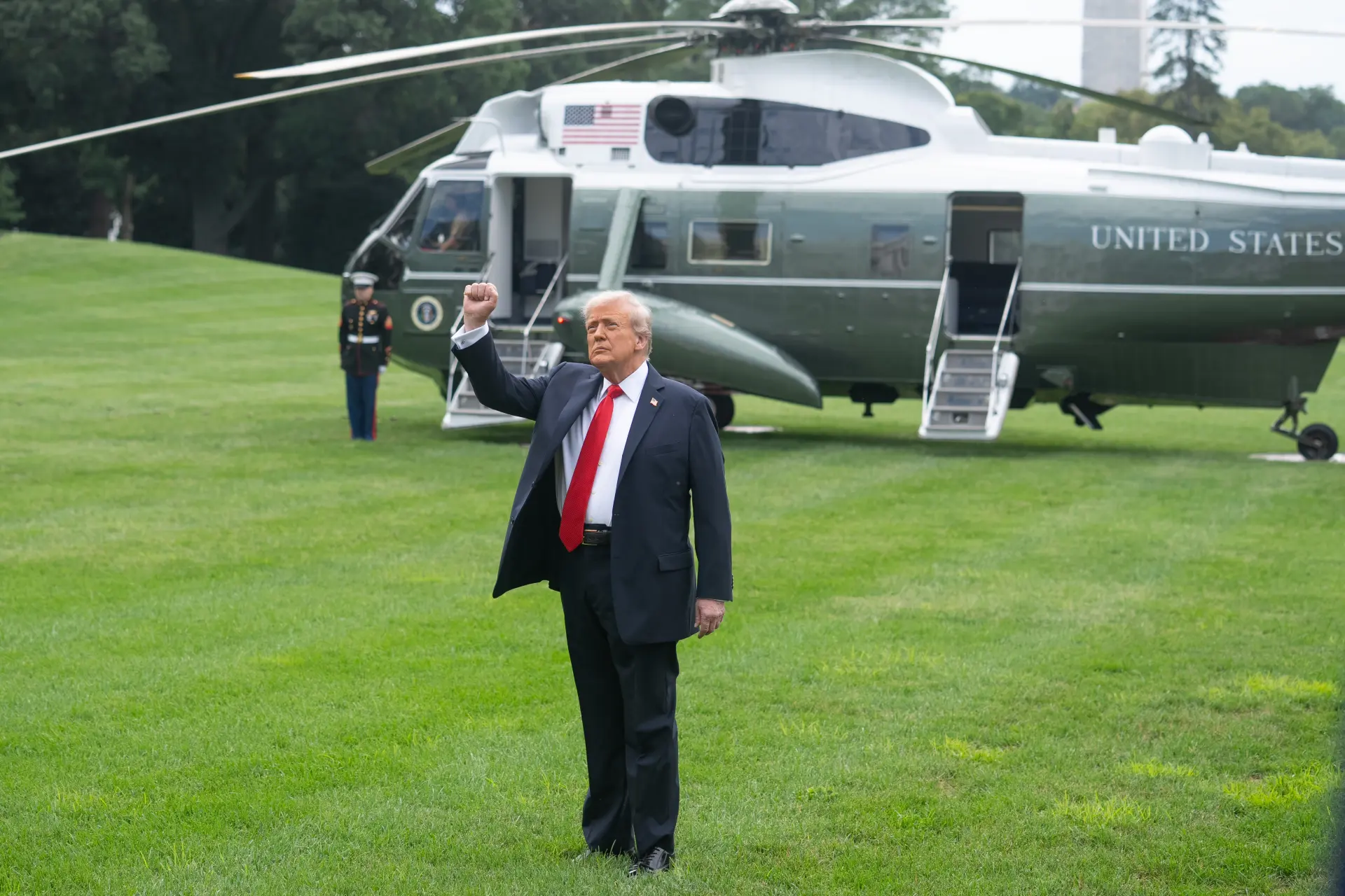 因為現在的美國，當前要面臨的問題實在太多，特郎普缺錢、缺時間、也缺民意的支持。(新華社)