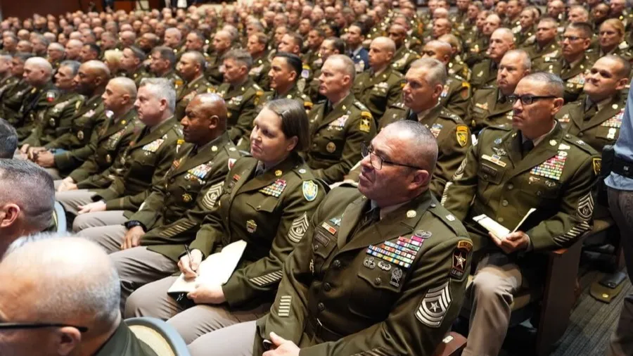 全球美軍將領聚會數小時後 空軍全球打擊司令宣布退休的封面圖片