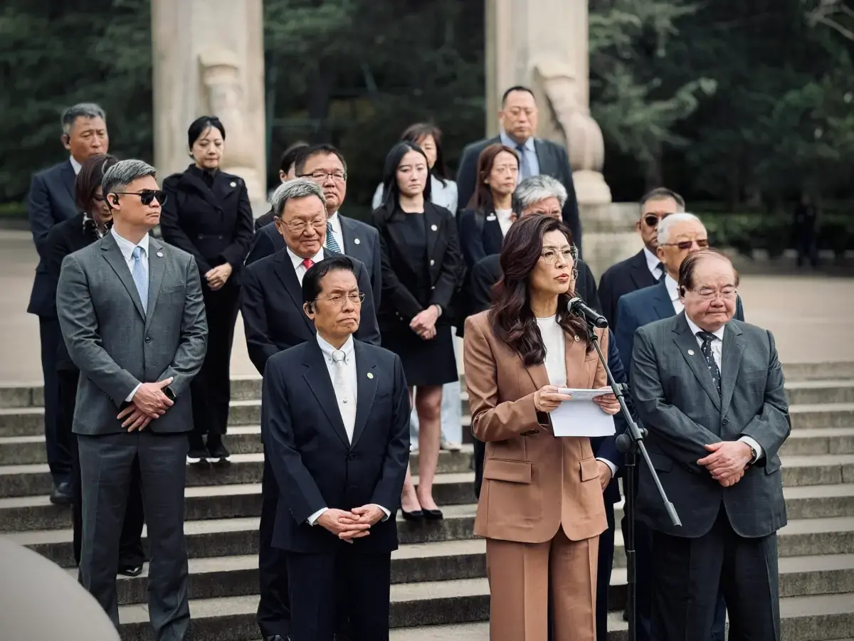 中國國民黨主席鄭麗文 8 日率團謁南京中山陵，致詞時數度哽咽。(今日新聞)